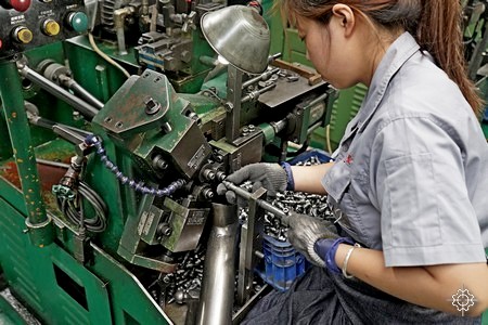 manual screw tapping